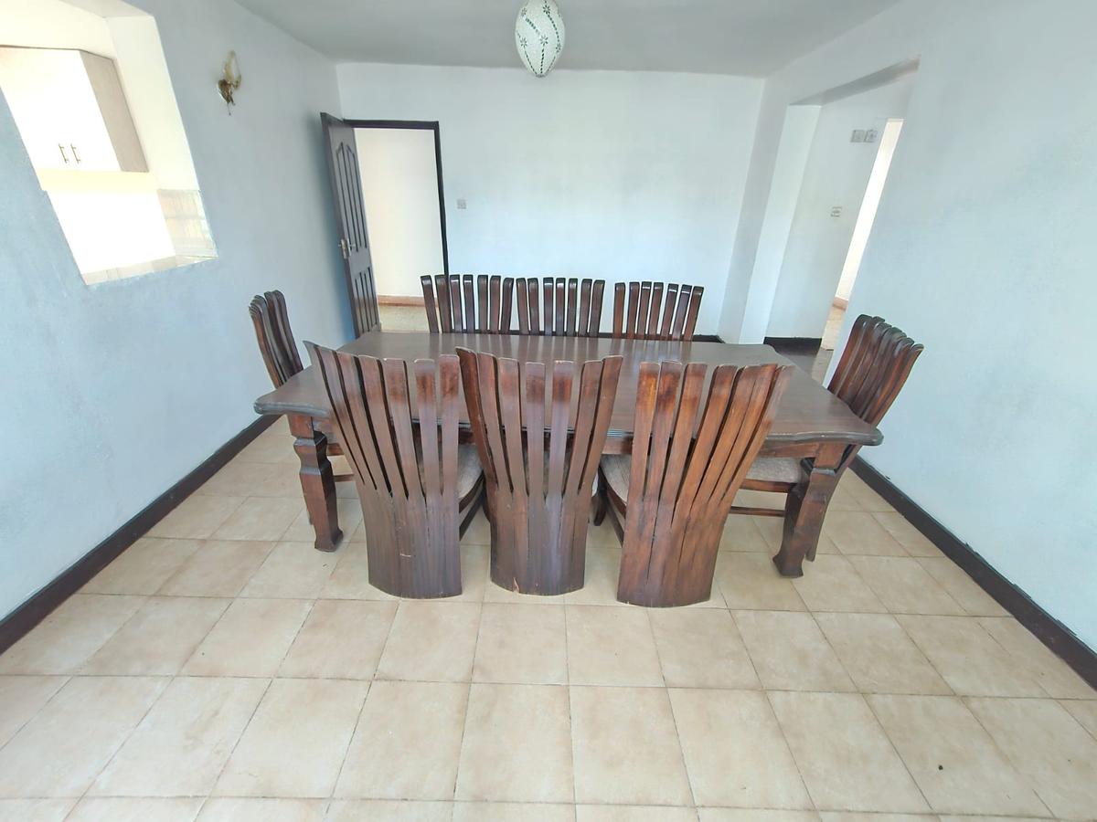 5 Bed House with En Suite in Nyari - 17