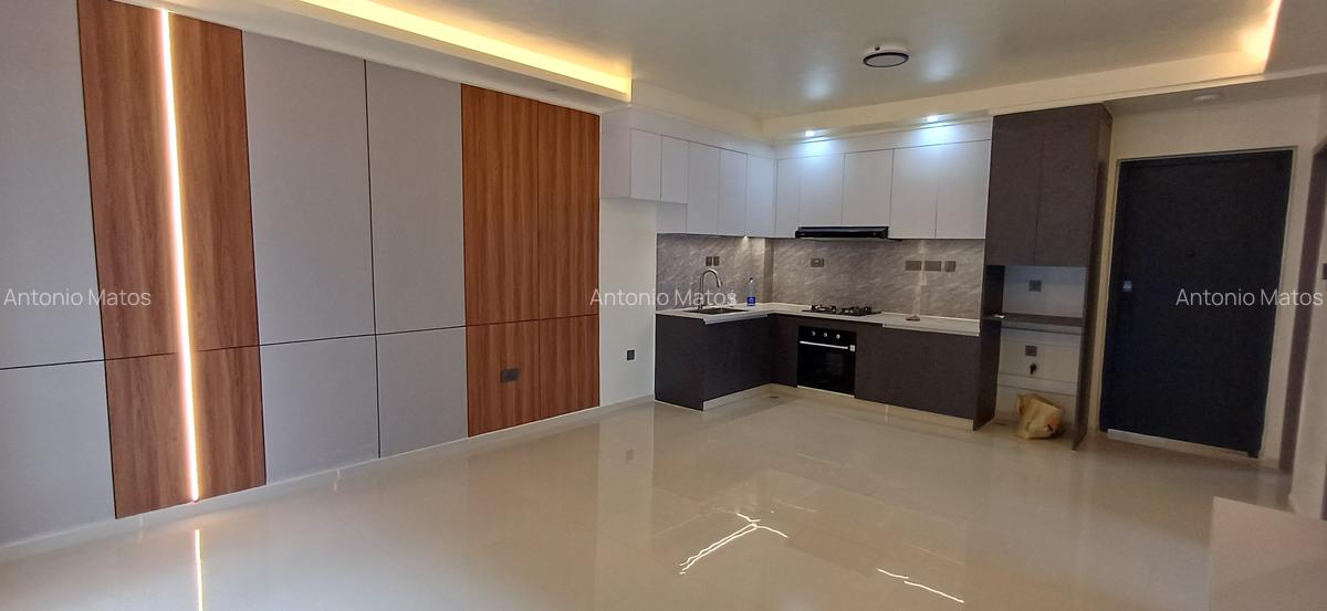 2 Bed Apartment with En Suite at Westlands Road - 3