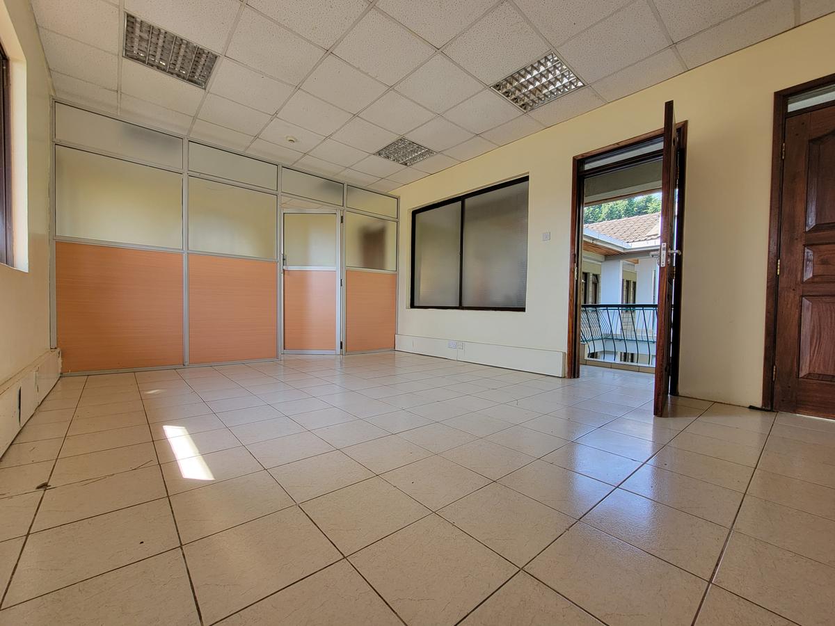 Commercial Property with Service Charge Included in Kilimani - 4