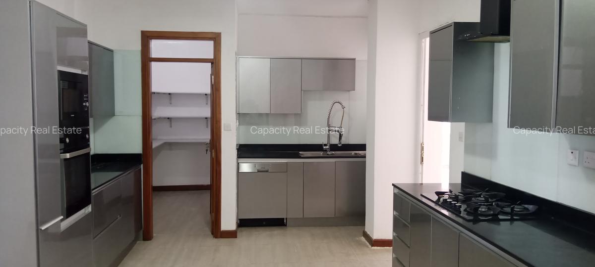 4 Bed Apartment with En Suite in General Mathenge - 1