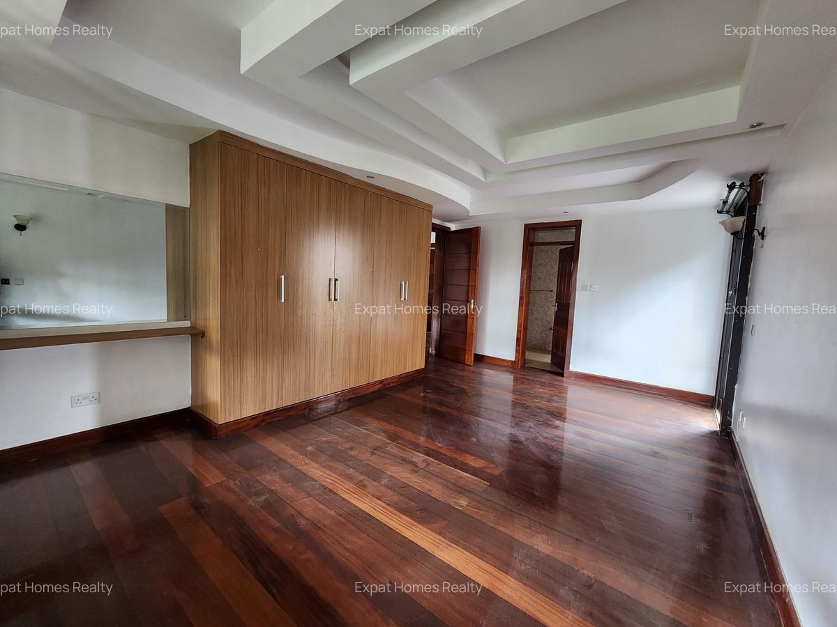 5 Bed Villa with En Suite in Lavington - 10
