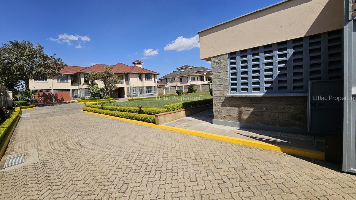 5 Bed House with En Suite in Runda - 3