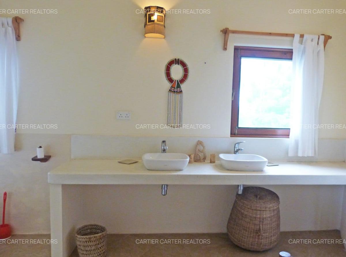 4 Bed Villa with En Suite in Watamu - 9