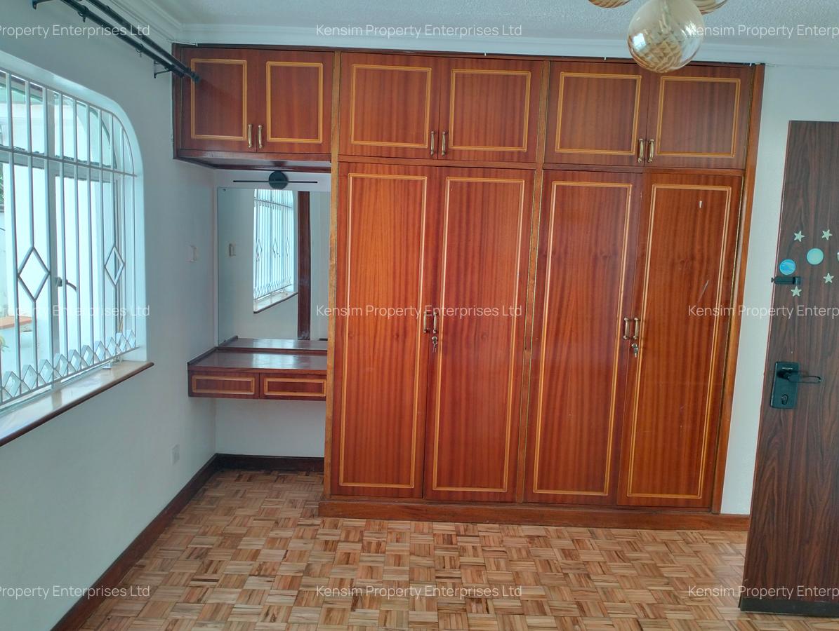 4 Bed Townhouse with En Suite in Lavington - 17