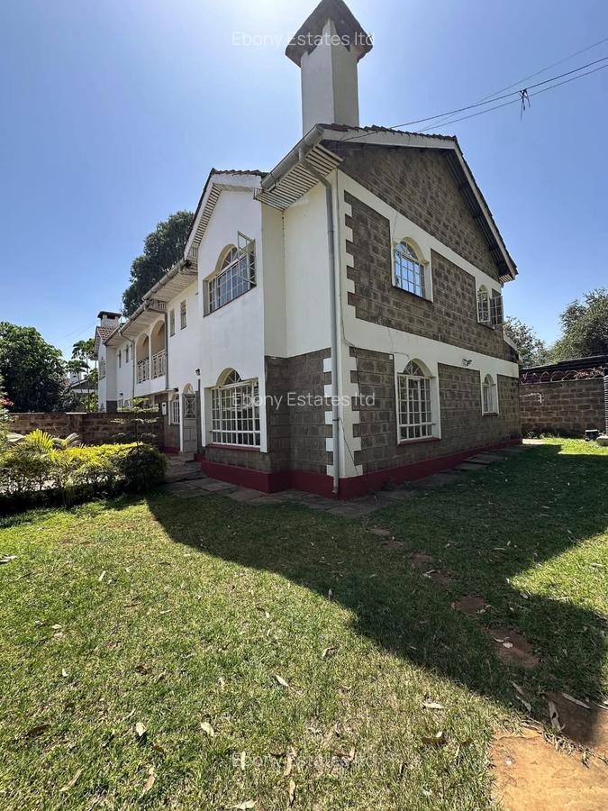 4 Bed Villa with En Suite in Lavington - 1