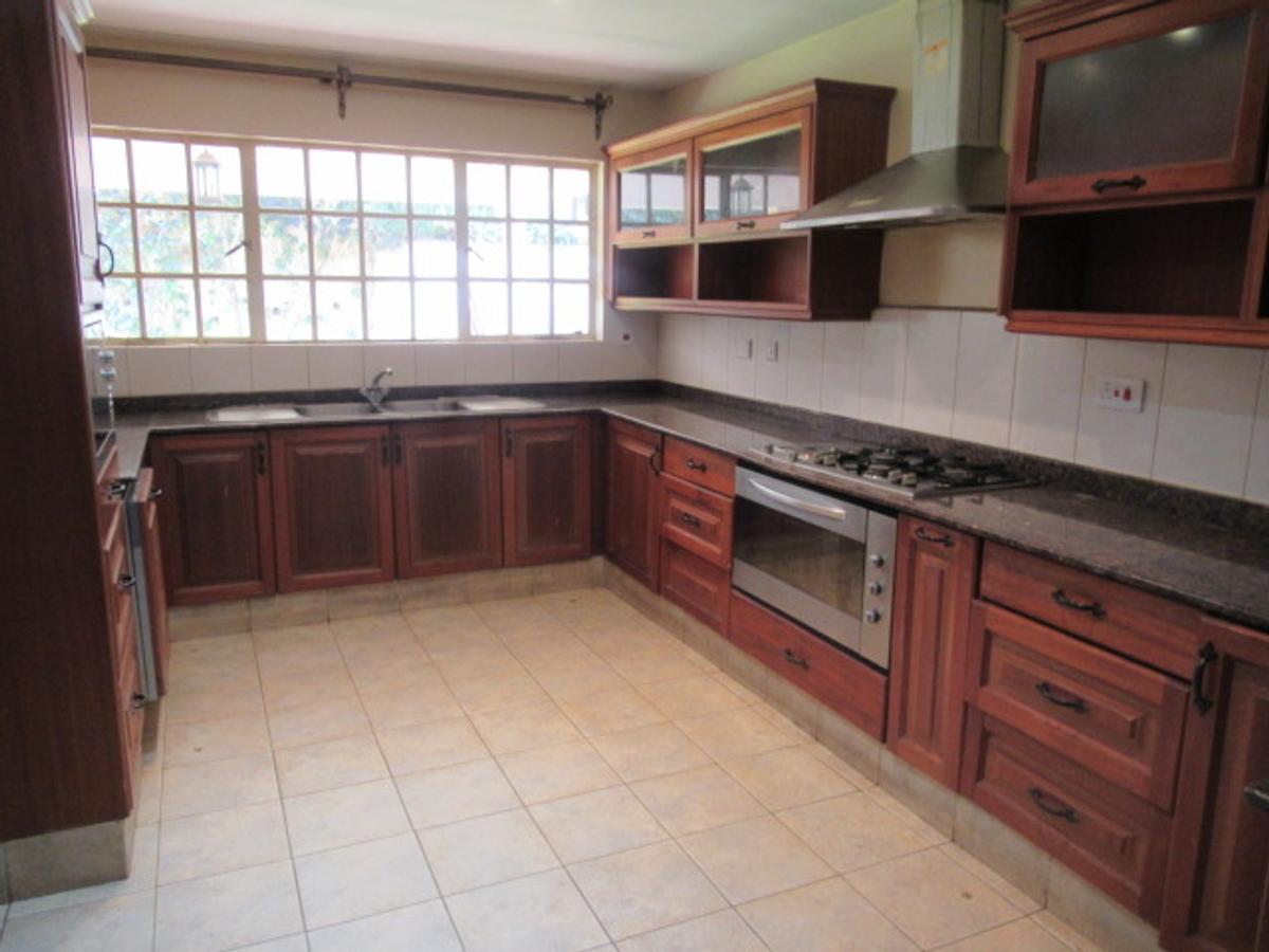 5 Bed Villa with En Suite at Lavington - 4