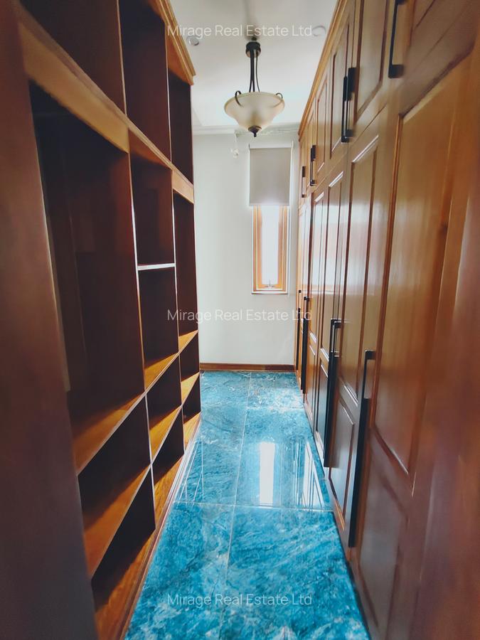 6 Bed Villa with En Suite in Lavington - 20