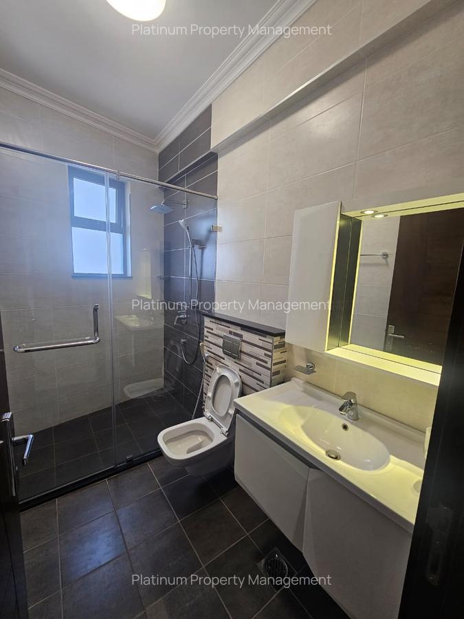 4 Bed Apartment with En Suite in Parklands - 15