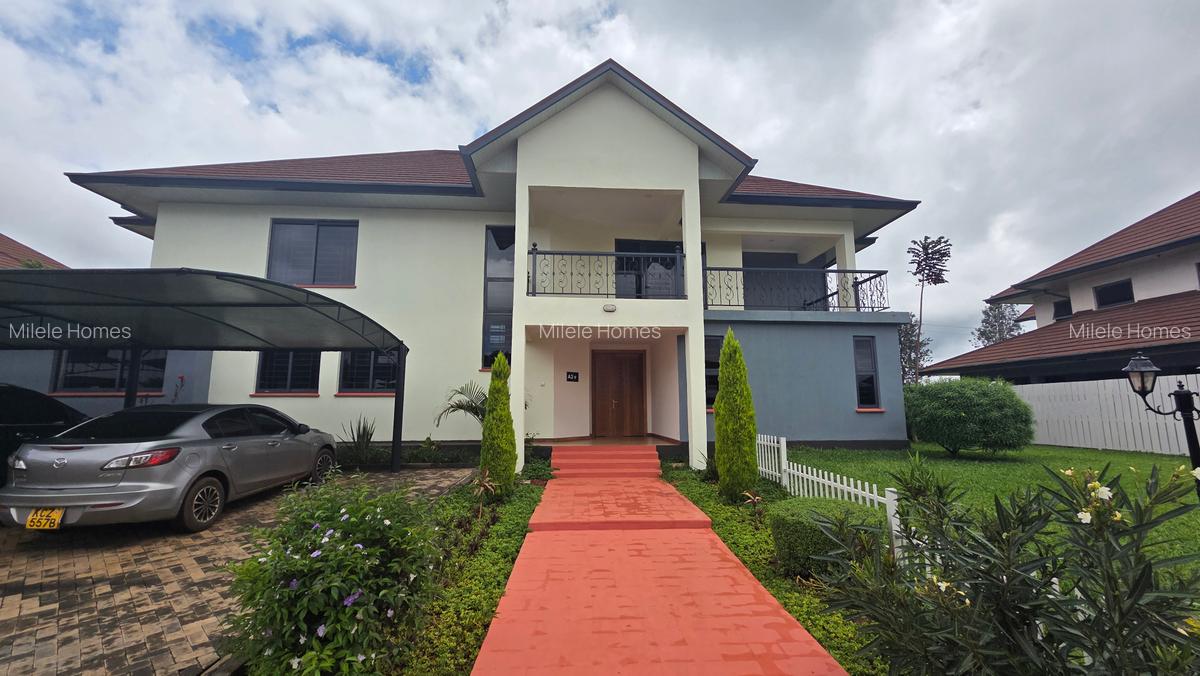 5 Bed Townhouse with En Suite at Paradise - 1