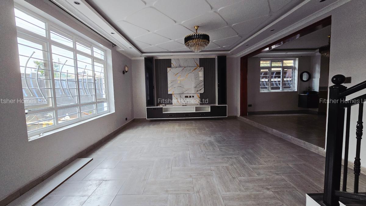 4 Bed House in Membley - 4