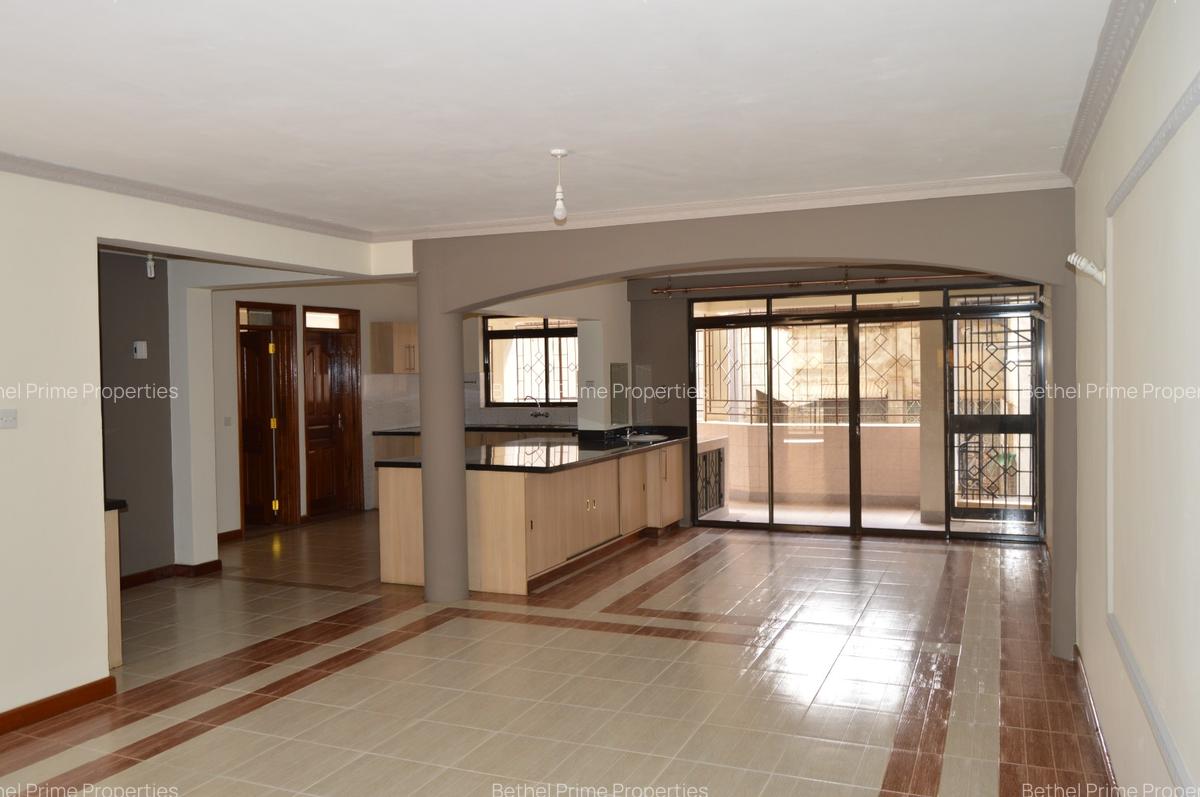 4 Bed Apartment with En Suite in Parklands - 20