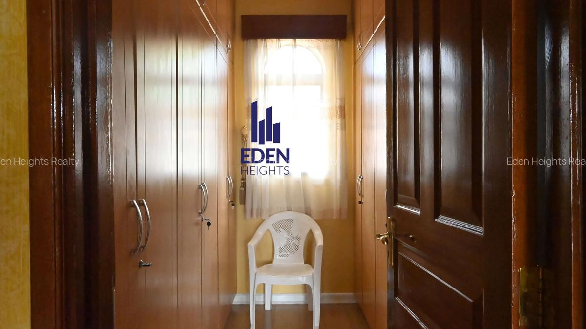 5 Bed Townhouse with En Suite in General Mathenge - 18