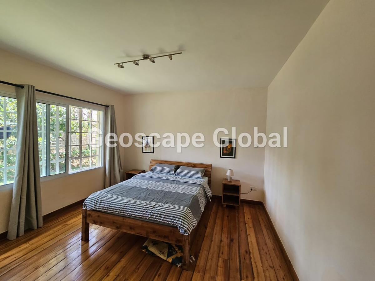 3 Bed House with En Suite in Ridgeways - 5