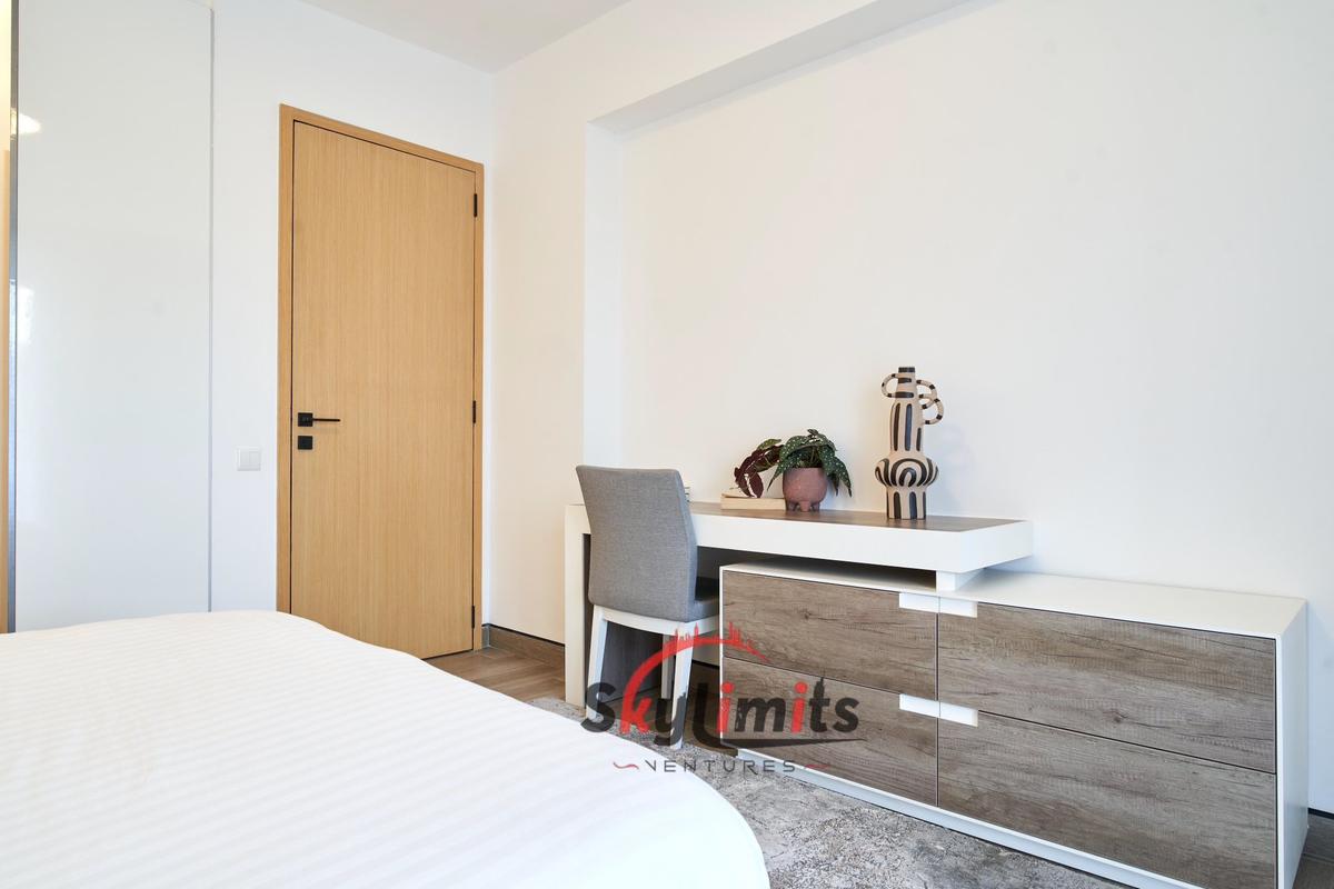 Furnished 2 Bed Apartment with En Suite at Dennis Pritt Rd - 6