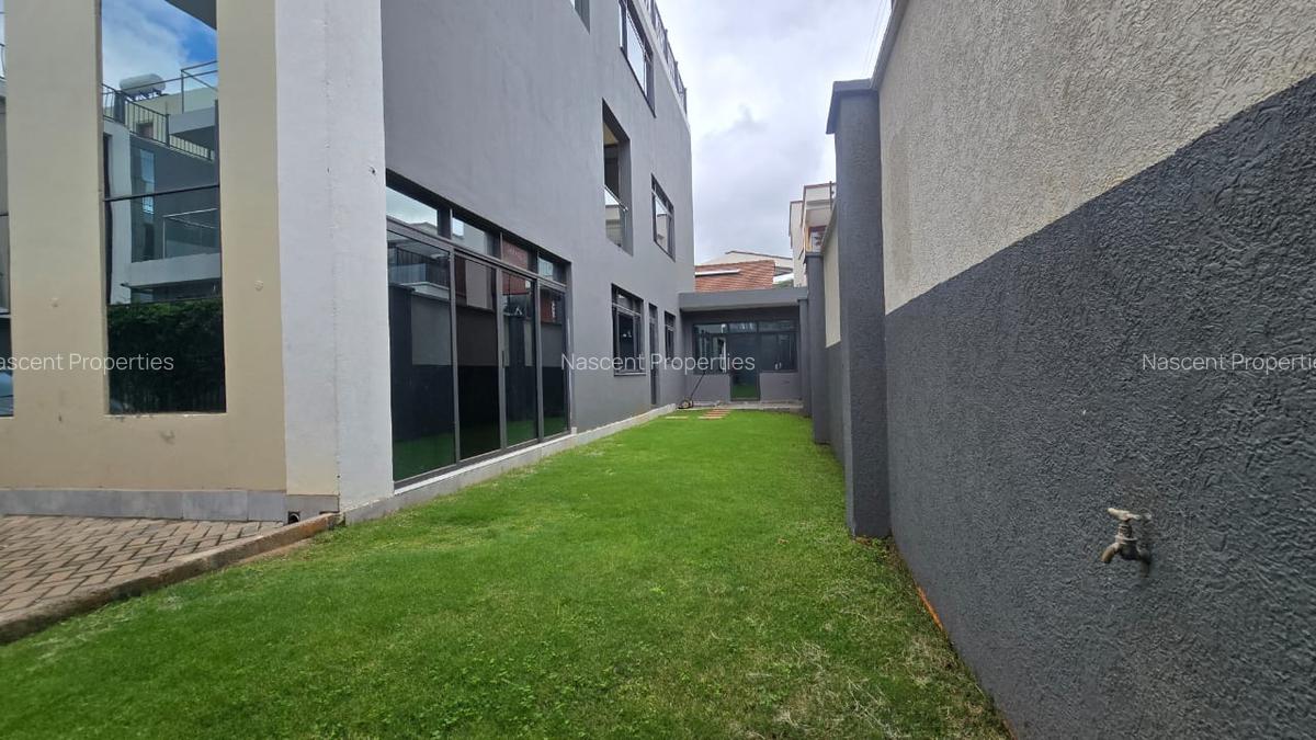 5 Bed Villa with En Suite in Lavington - 7