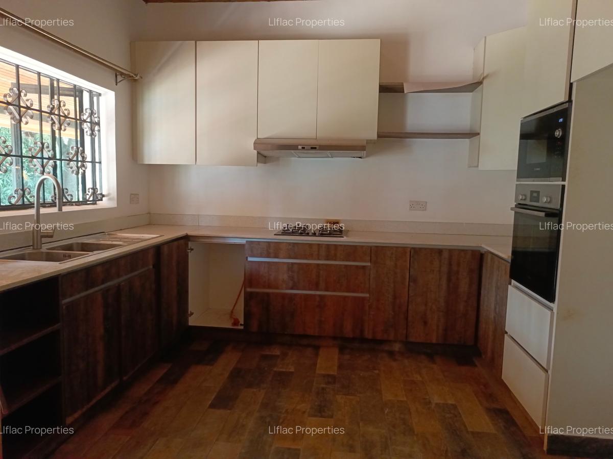 4 Bed House with En Suite in Runda - 8