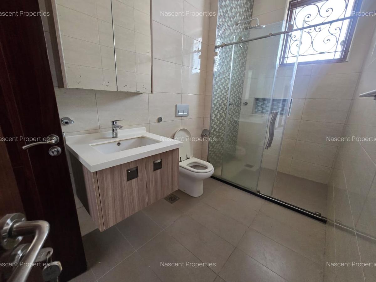 5 Bed Villa with En Suite in Lavington - 9