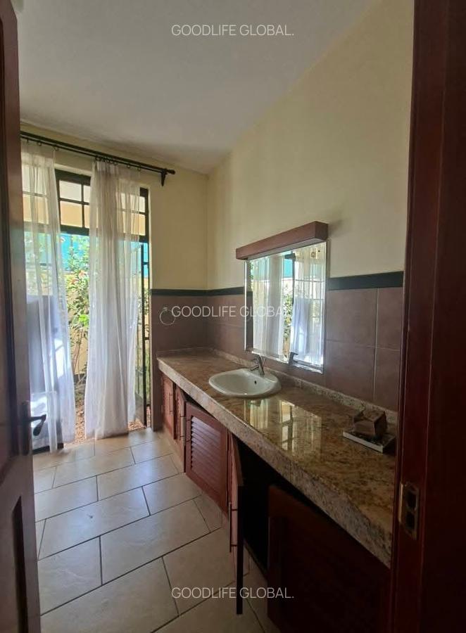 4 Bed House with En Suite at Runda - 10