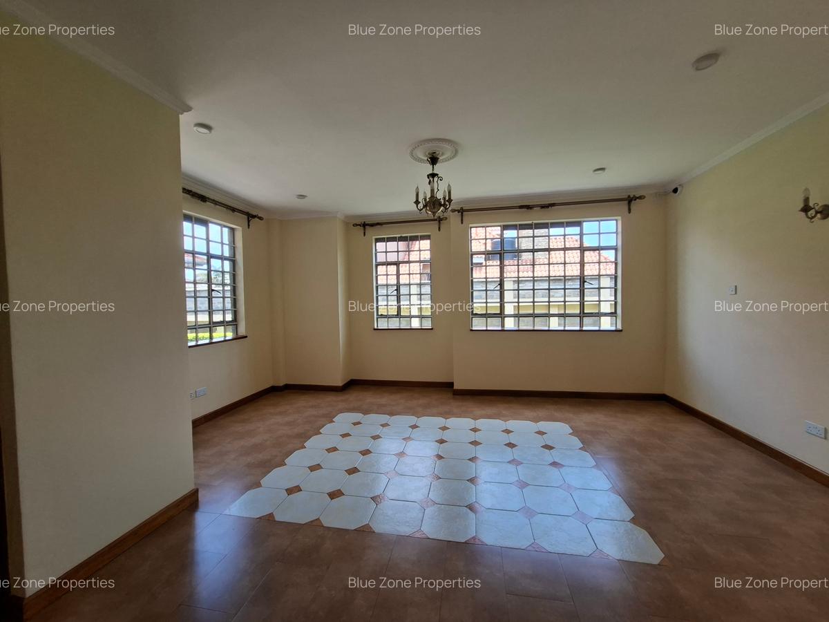 5 Bed House with En Suite at Off Mimosa Rd - 8