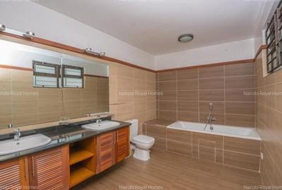 5 Bed Townhouse with En Suite at Lavington Green - 7