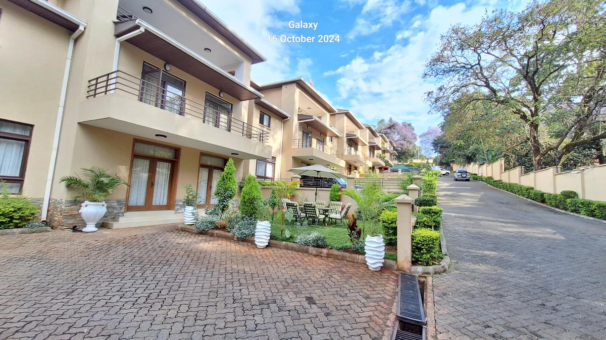 5 Bed Townhouse with En Suite in Lavington - 15