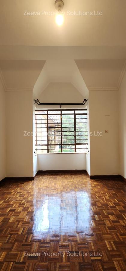 3 Bed Apartment with En Suite in Lavington - 8