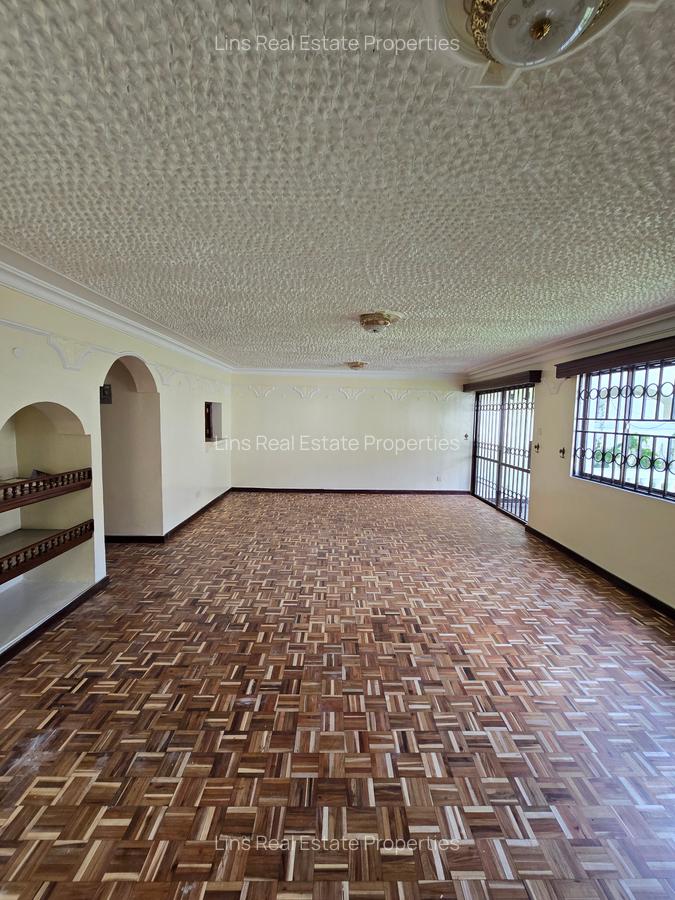 4 Bed Townhouse with En Suite in Lavington - 4
