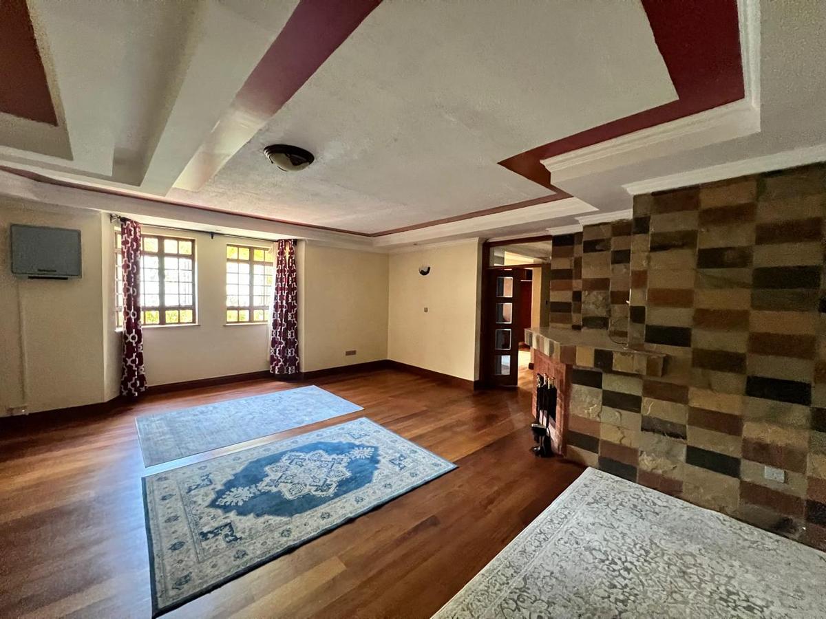 5 Bed House with En Suite in Runda - 8