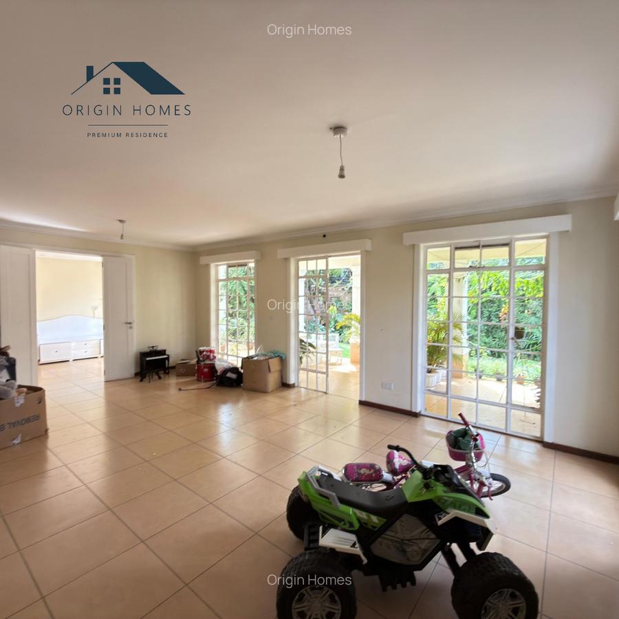 5 Bed Townhouse with En Suite at Spring Valley - 3