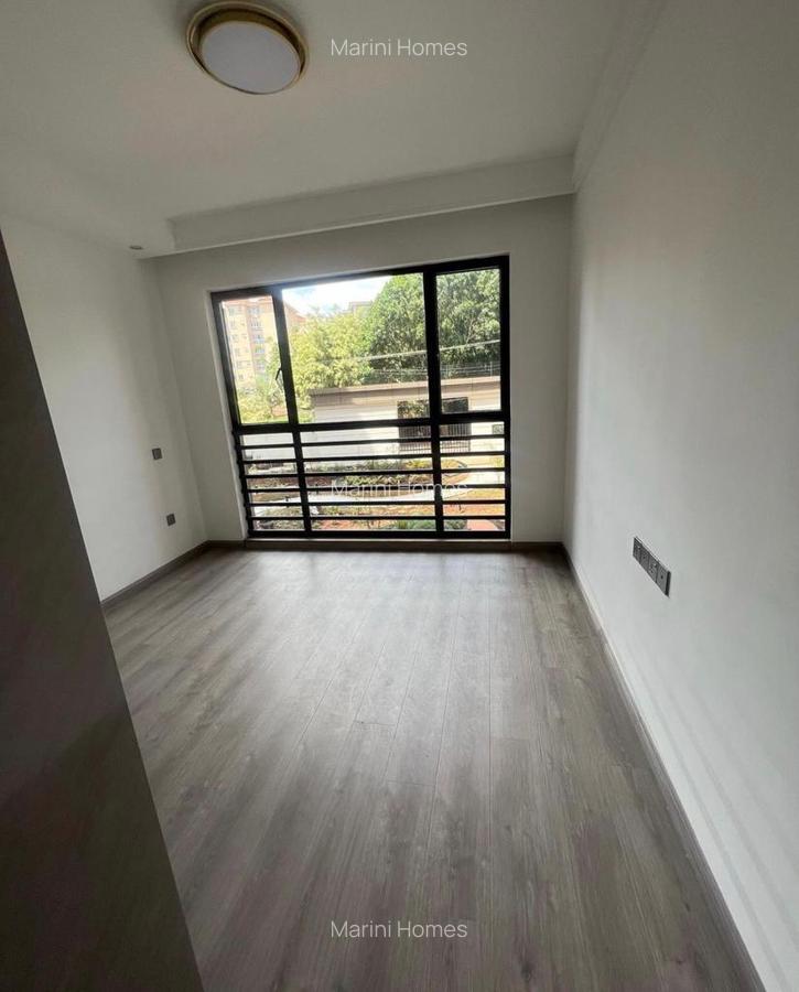 3 Bed Apartment with En Suite in Riverside - 15