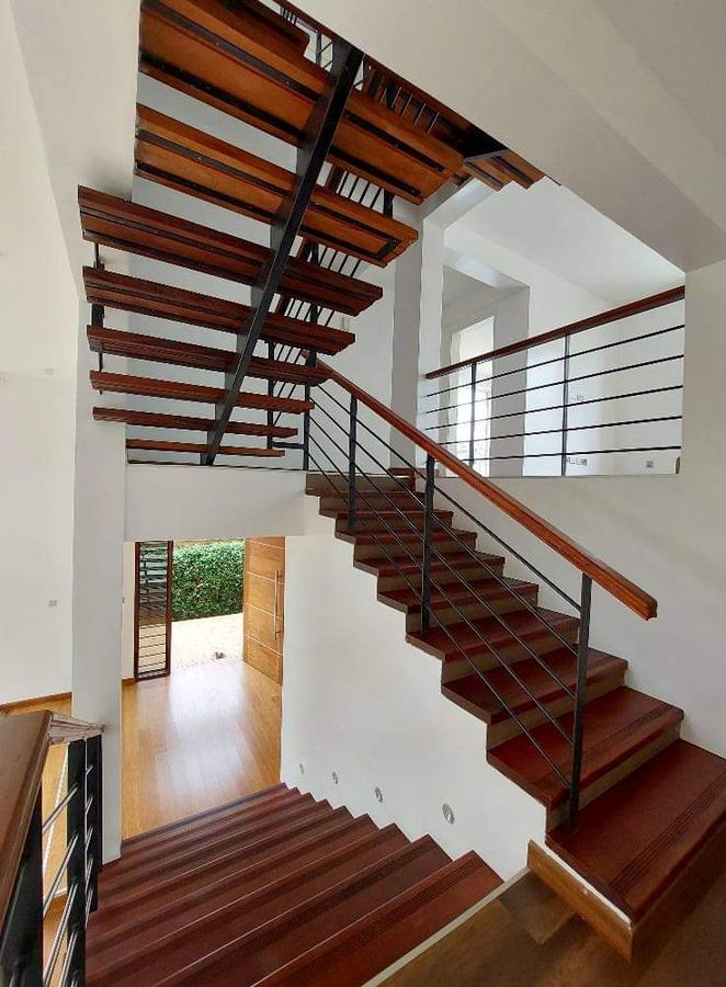 4 Bed Townhouse with Garden at Lavington - 9