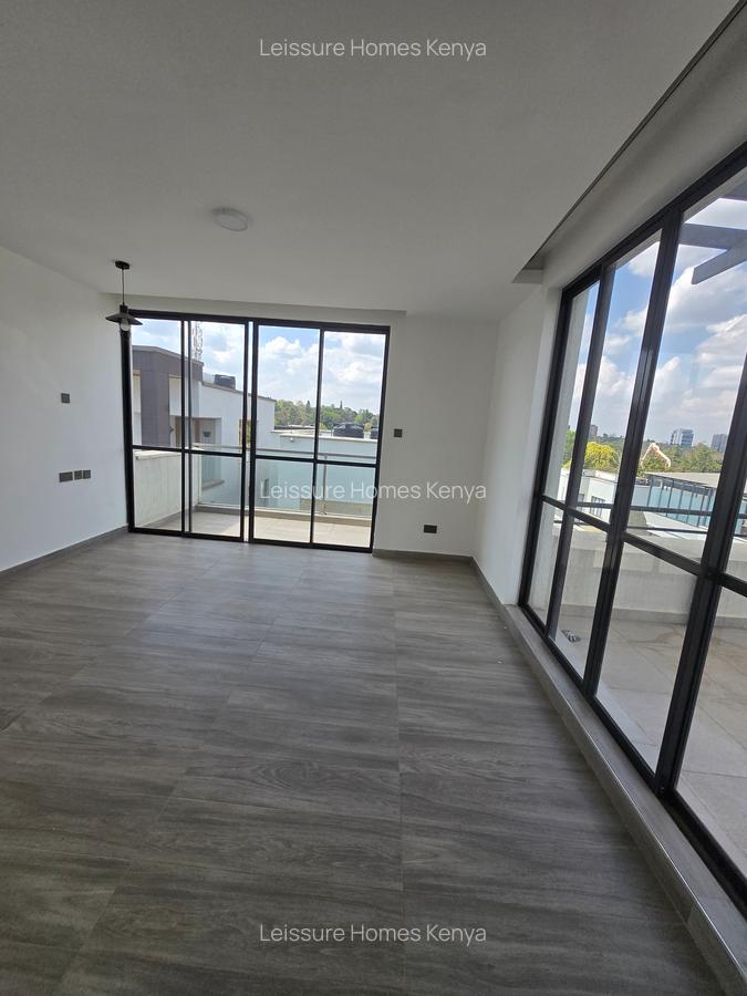 5 Bed Villa with En Suite at Apple Cross - 17