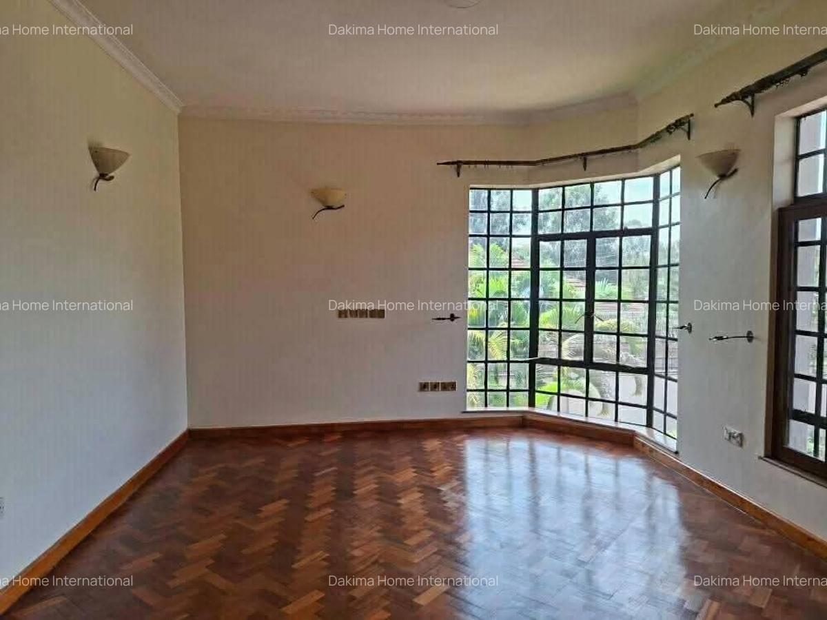 4 Bed Townhouse with En Suite in Spring Valley - 5