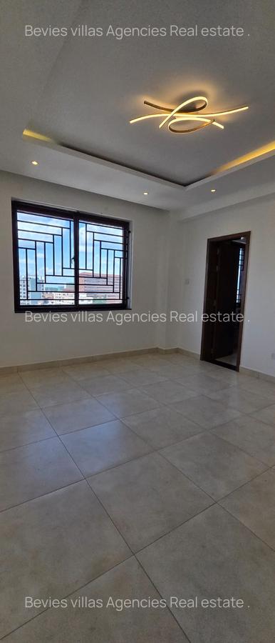 4 Bed Apartment with En Suite at Parklands - 7