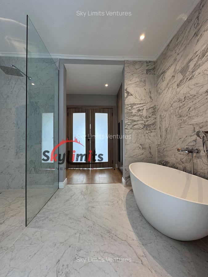 5 Bed Villa with Swimming Pool in Runda - 14