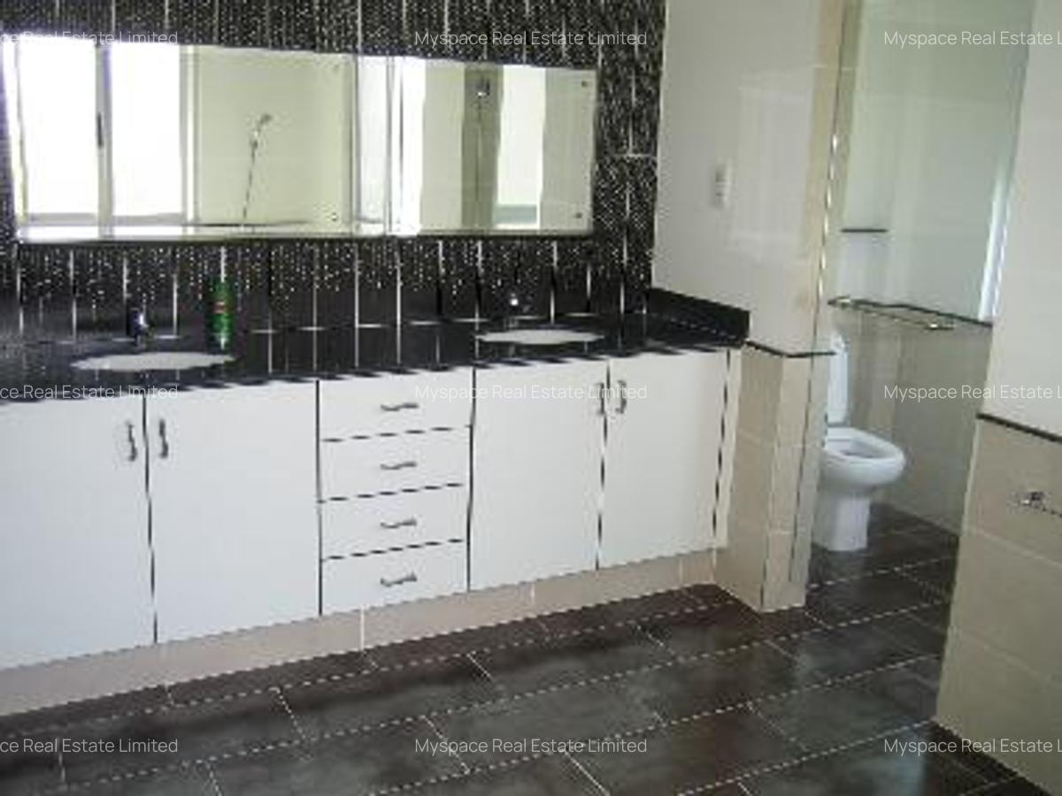 3 Bed Apartment in Mombasa Island - 14