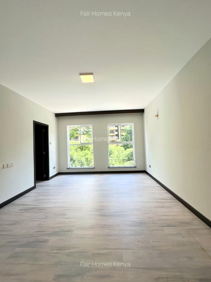 3 Bed Apartment with En Suite at Riverside Drive - 11