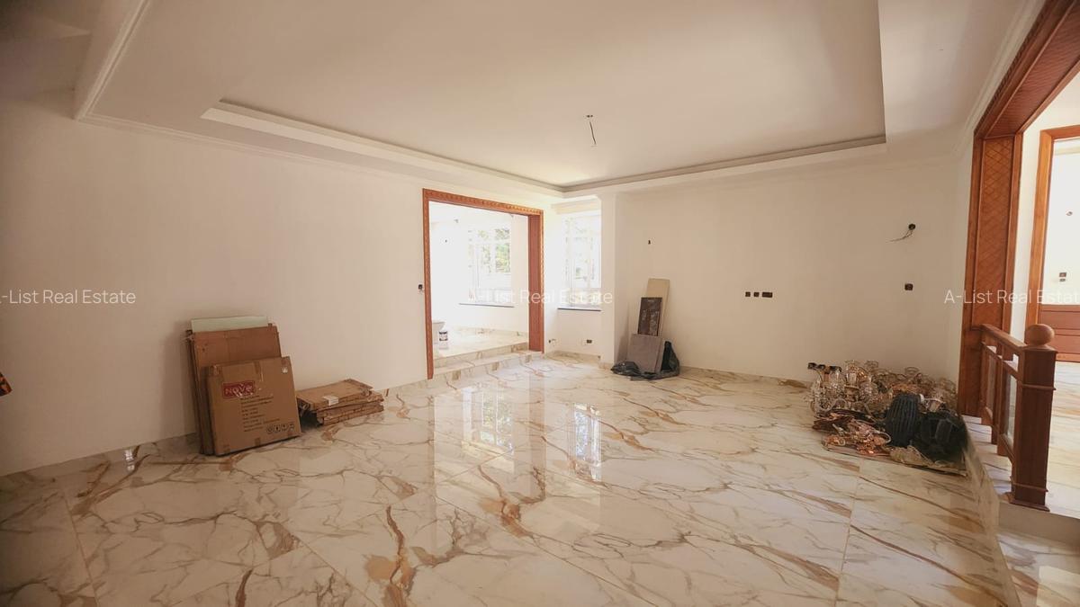 5 Bed Villa with En Suite at Lavington - 7