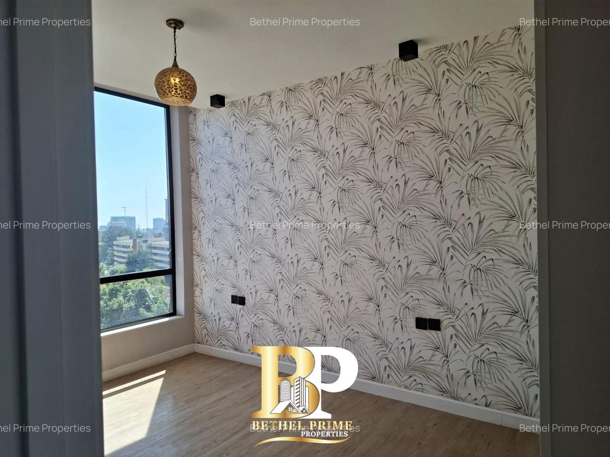 3 Bed Apartment with En Suite in Brookside - 6