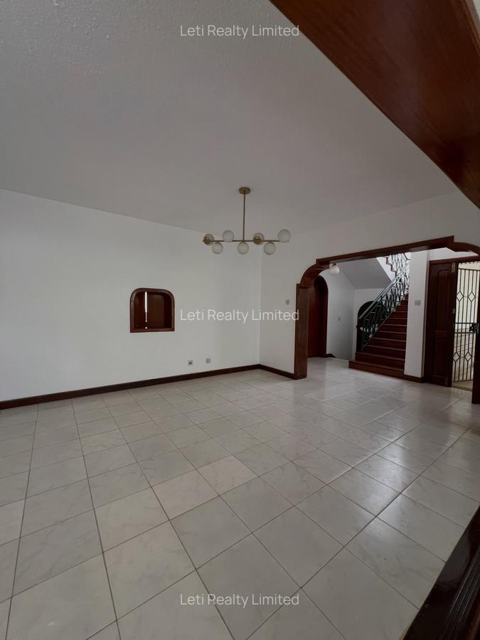 4 Bed Townhouse with En Suite in Lavington - 4
