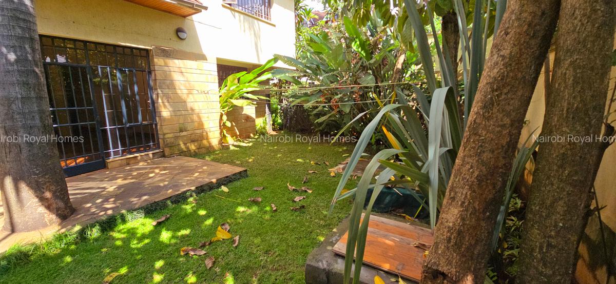 5 Bed Townhouse with En Suite at Lavington Green - 3