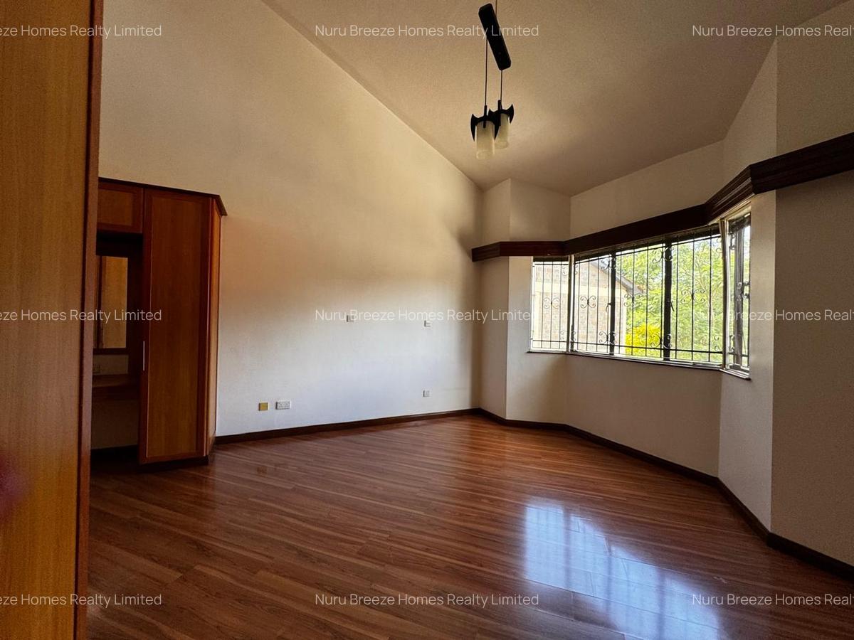 4 Bed Townhouse with En Suite in Westlands Area - 15