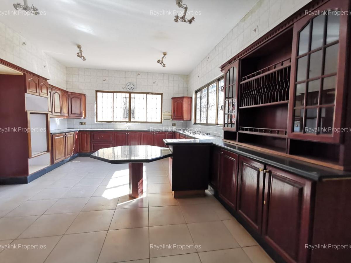 4 Bed Townhouse with En Suite at Grevillea Groove - 5