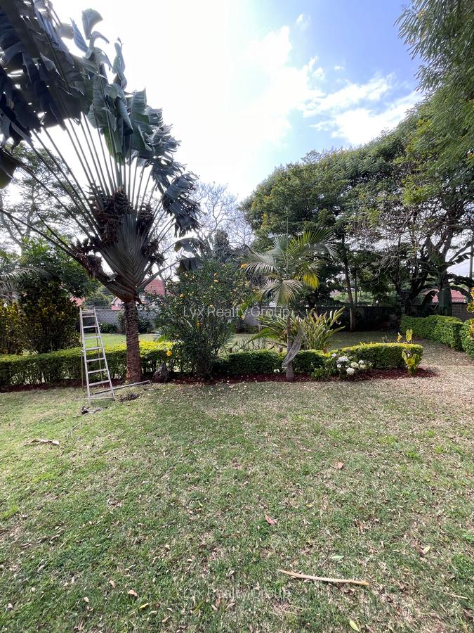 5 Bed Villa with En Suite in Runda - 3