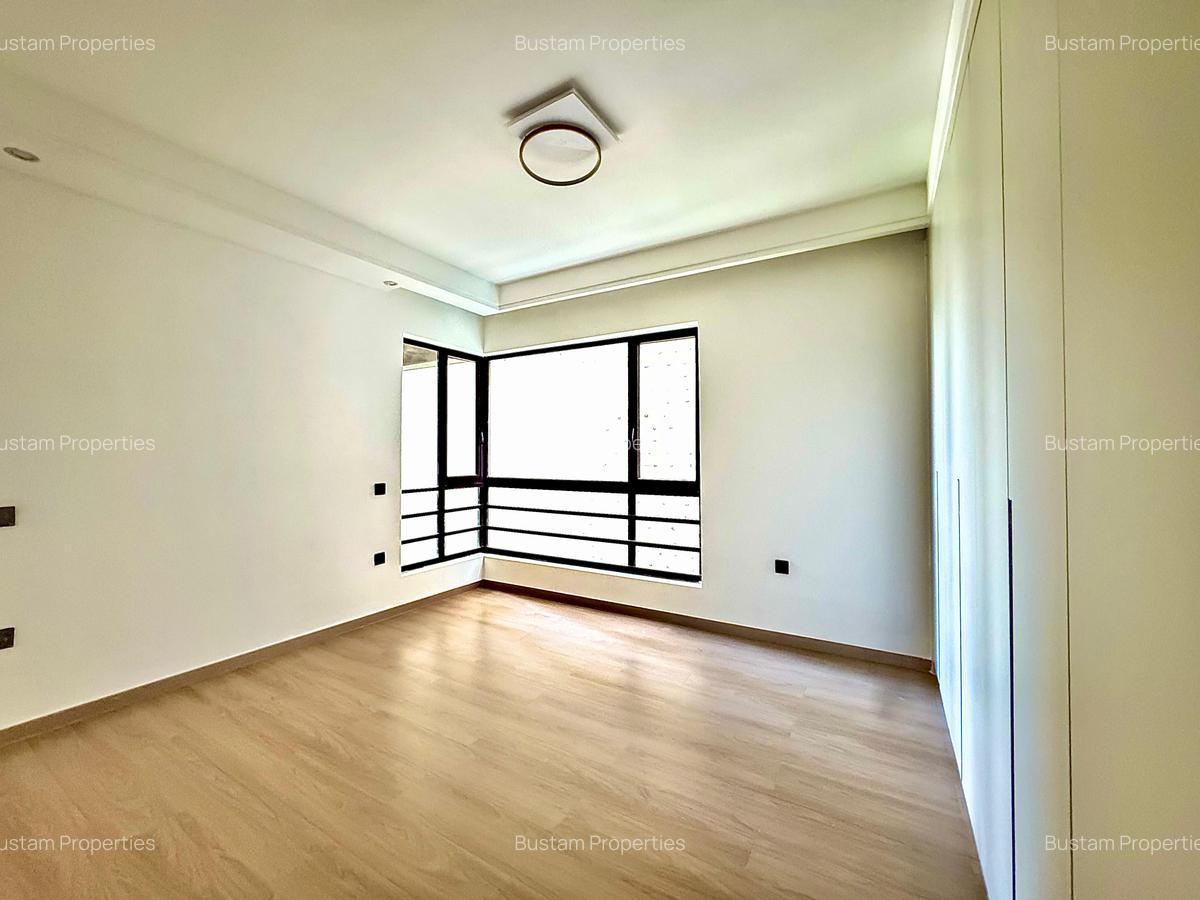 3 Bed Apartment with En Suite in Riverside - 1