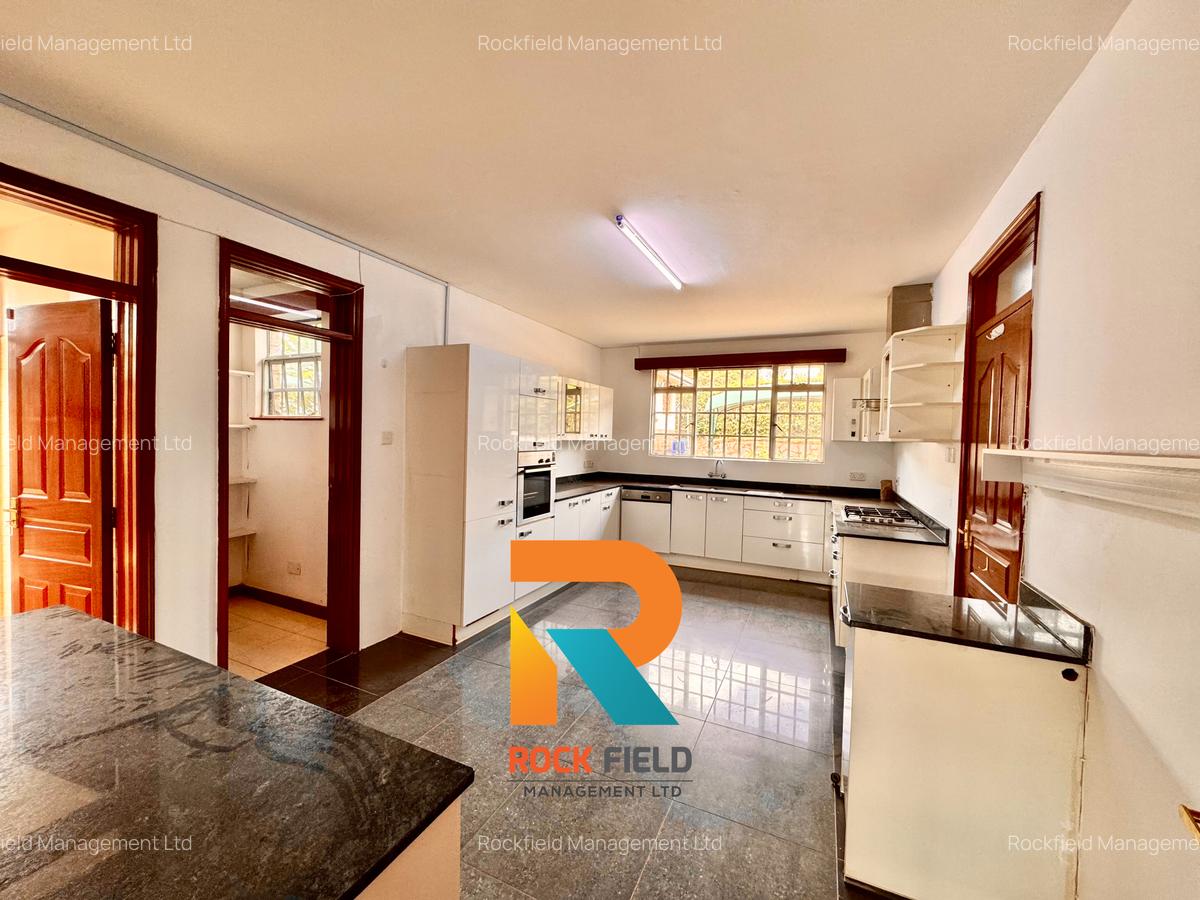 4 Bed Townhouse with En Suite in Rosslyn - 7