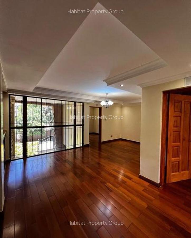 5 Bed House with En Suite in Lavington - 4