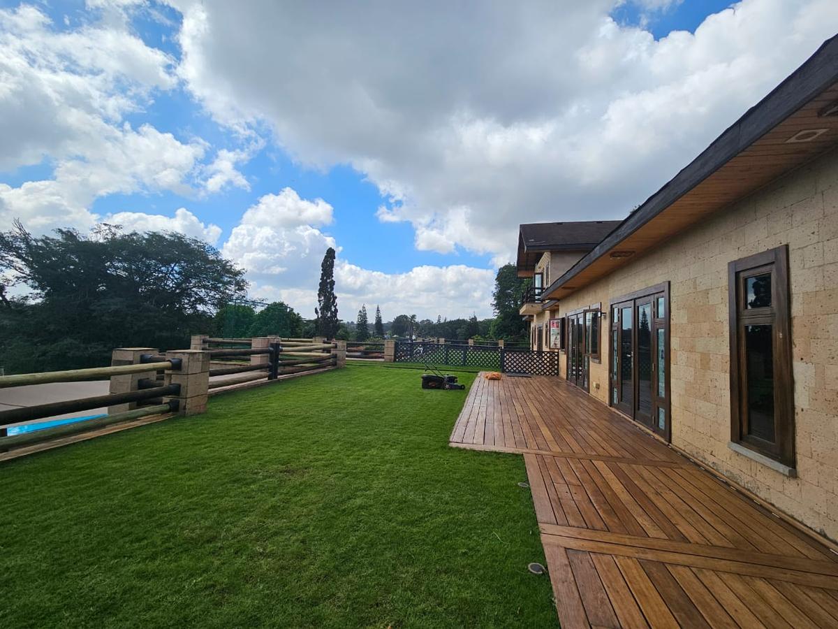 9 Bed Villa with Swimming Pool in Lavington - 2