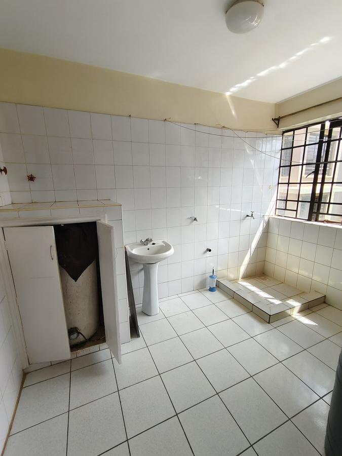 Serviced 4 Bed Apartment with En Suite in Westlands Area - 7