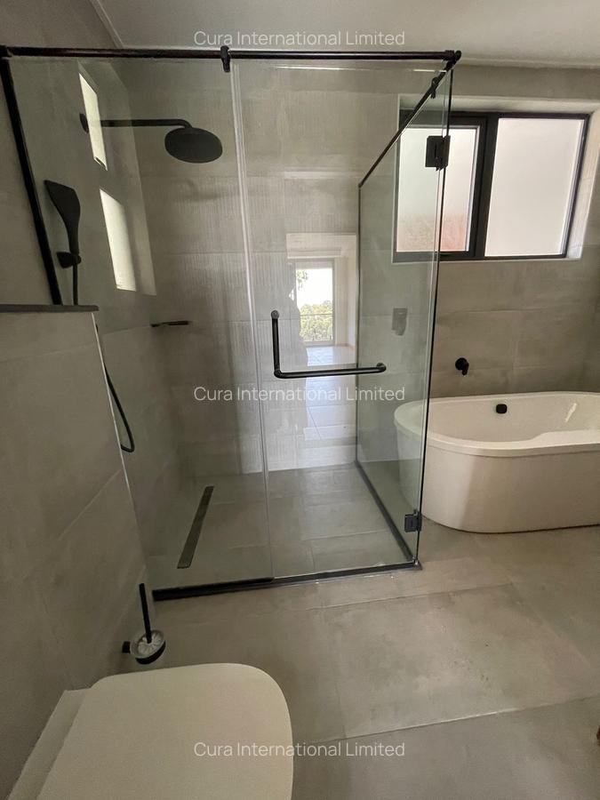 4 Bed Apartment with En Suite in Westlands Area - 4